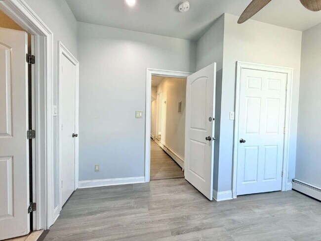 Building Photo - Move in ready, spacious, 4 bedroom, 3 bath single-family home available for rent in Hackensack, NJ.