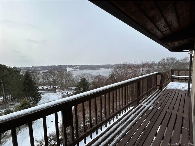 Building Photo - 117 Phoenix Dr