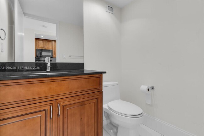 Building Photo - 1901 Brickell Ave