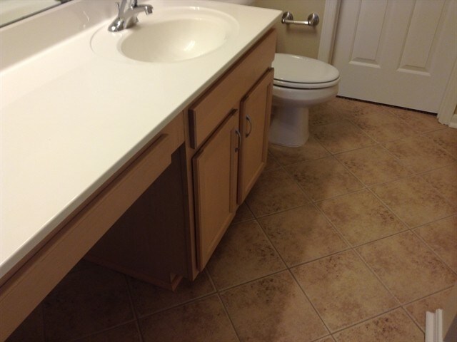 Building Photo - 241 Lakeview Dr