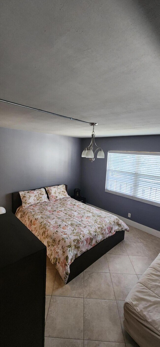 Building Photo - 3002 Portofino Isle