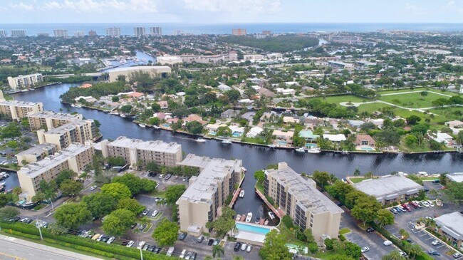 Building Photo - 14 Royal Palm Way