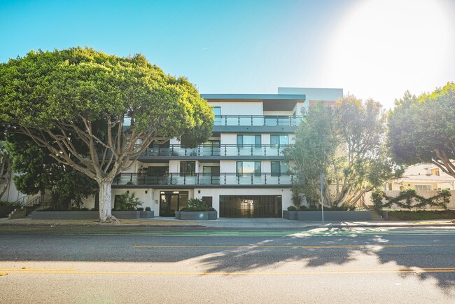 Building Photo - 1115 SM Apartments