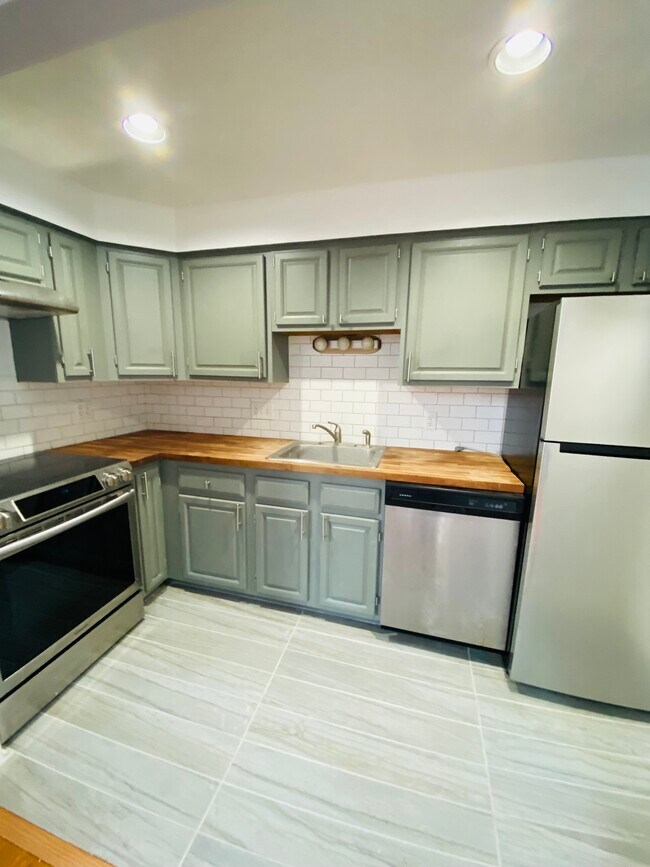 Building Photo - 2311 Maryland Ave