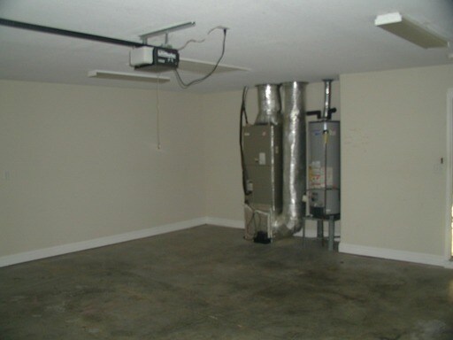 Building Photo - 4BR/2BA Knoxville One-level home; 10 miles from UT Hospital