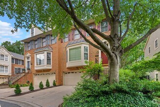 Building Photo - 3 Bed 3.5 Bath - Rockville Townhome - 2 Ca...