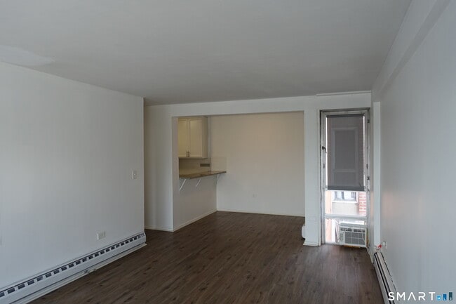 Building Photo - 87 Glenbrook Rd