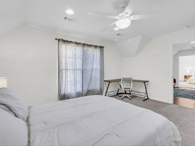 Building Photo - Fully Furnished 5-Bedroom Home Near MSU | En-Suite Baths + All Utilities Included