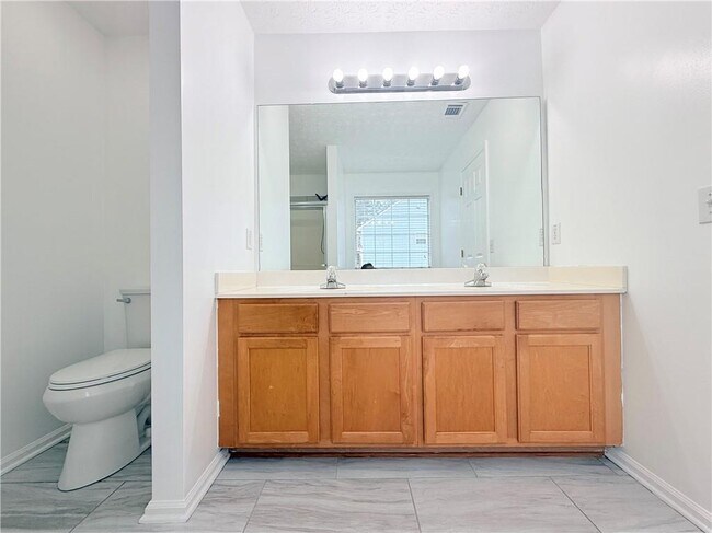 Building Photo - 945 Sweet Mill Ln