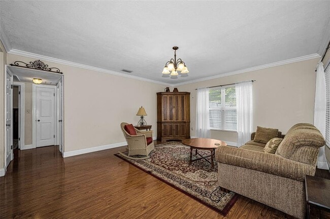 Building Photo - 253 Park Cir S