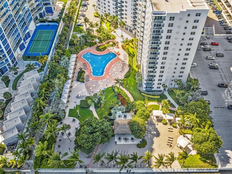 Building Photo - 3001 S Ocean Dr