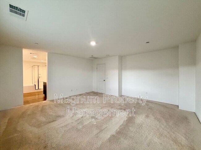 Building Photo - 34124 Thistlewood Ave