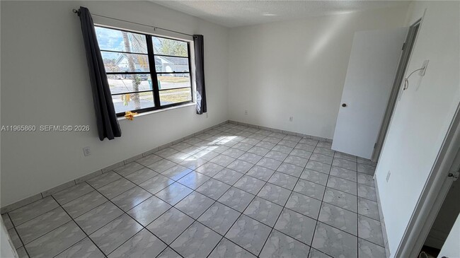 Building Photo - 6622 SW 148th Pl