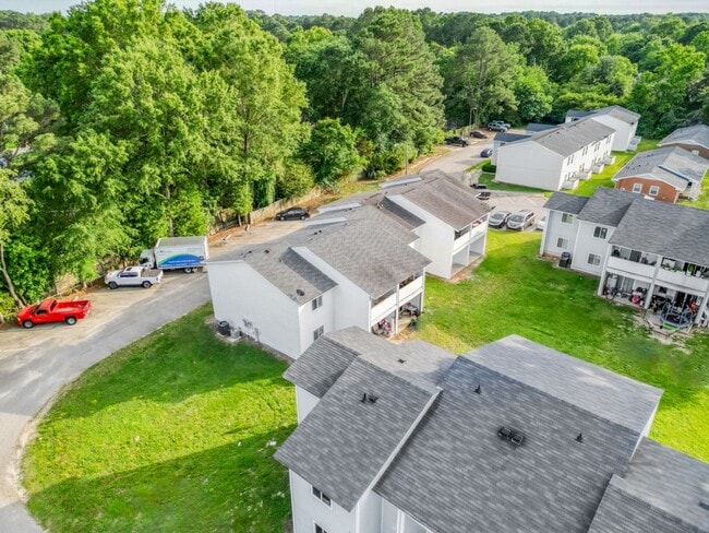 Building Photo - 375 Railroad St