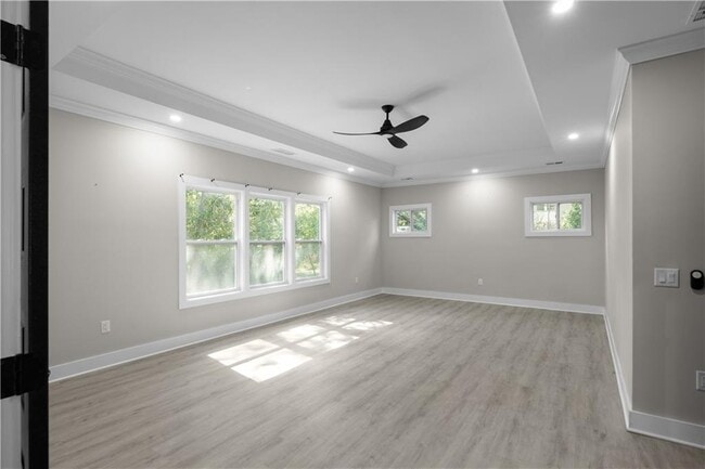 Building Photo - 1331 Diamond Ave SE