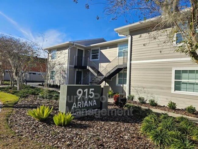 Building Photo - 915 Ariana St