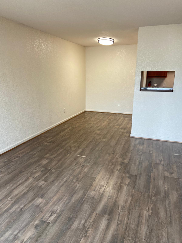 Building Photo - 8100 Creekbend Dr