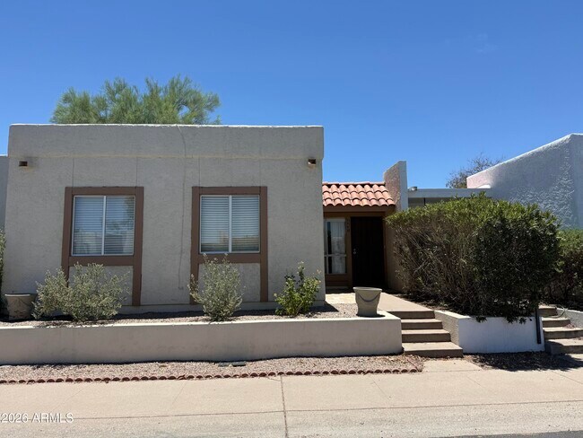 Building Photo - 2231 W Fremont Dr