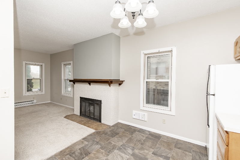 Building Photo - 344 6th Ave S