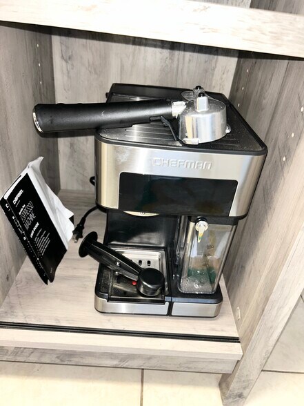 Building Photo - 1039 Riviera St