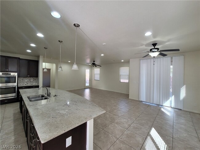 Building Photo - 5564 Bethany Bend Dr