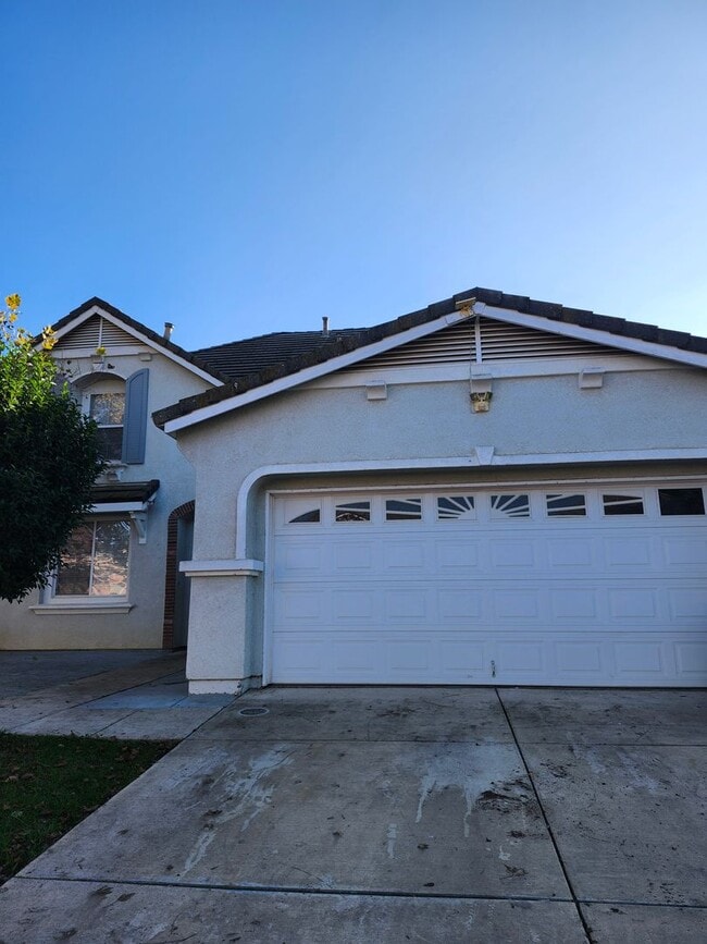 Building Photo - Beautiful Yuba City Home