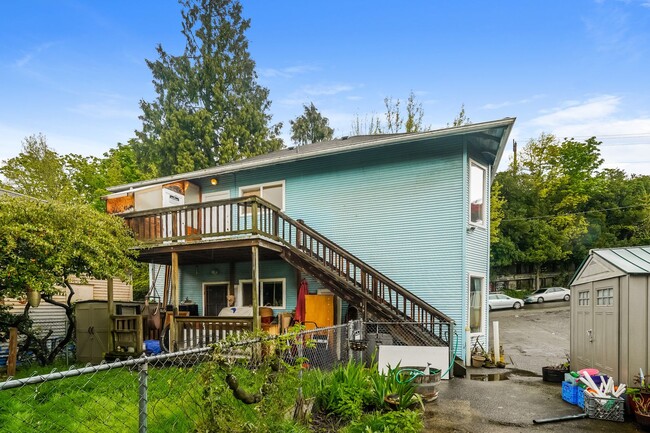 Building Photo - Modern Comfort Meets Classic Charm in This...