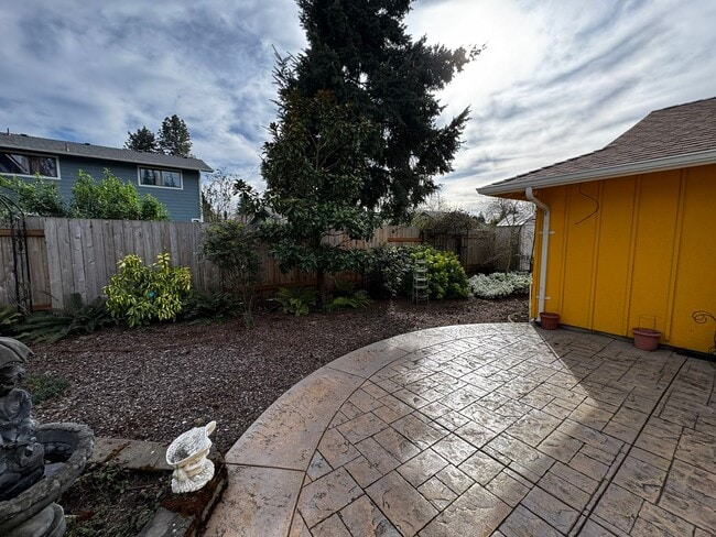 Building Photo - Charming 3 Bedroom Home with Beautiful Backyard & RV Parking