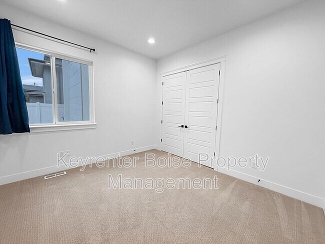 Building Photo - 9216 W Mirror Pond Dr