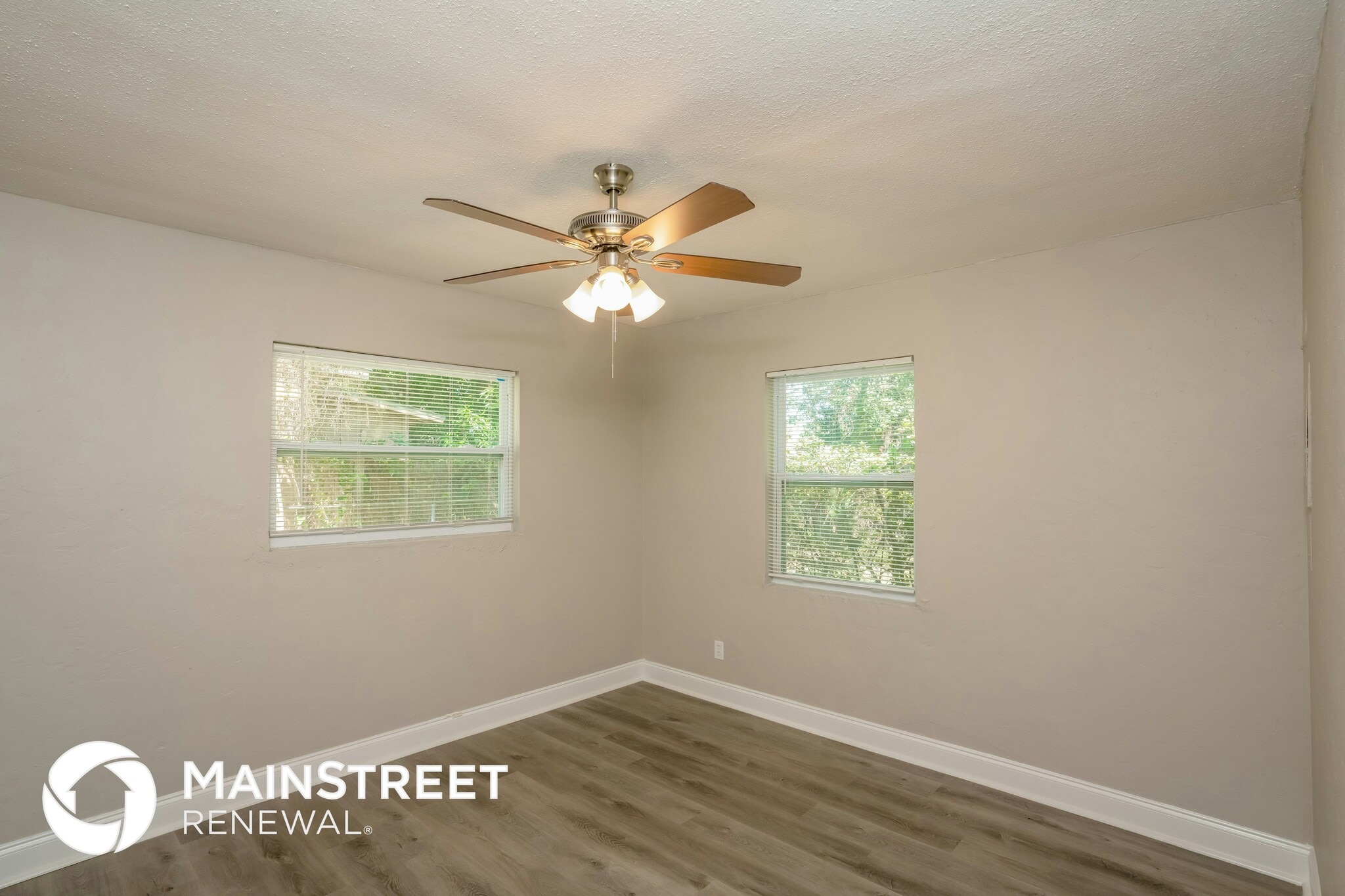 Building Photo - 2227 17th Ave S