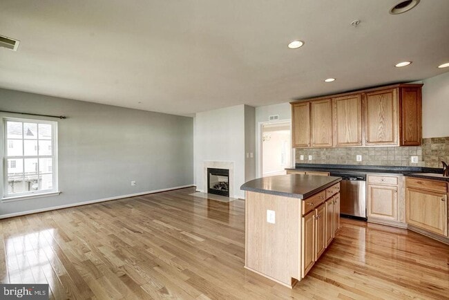 Building Photo - 4647 Eggleston Terrace