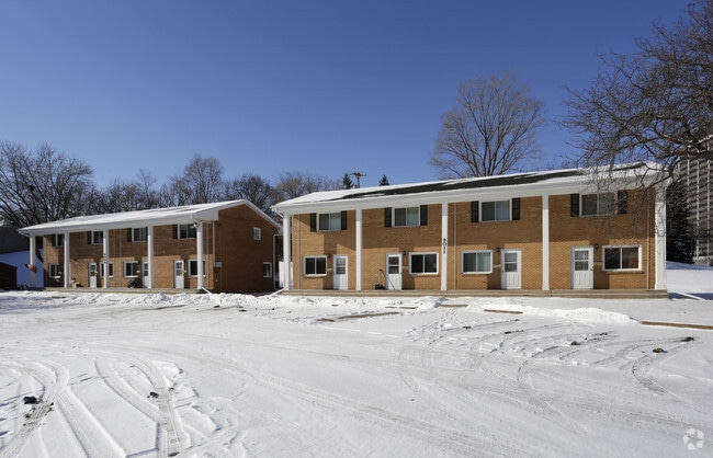 Primary Photo - Washburn Circle Townhomes