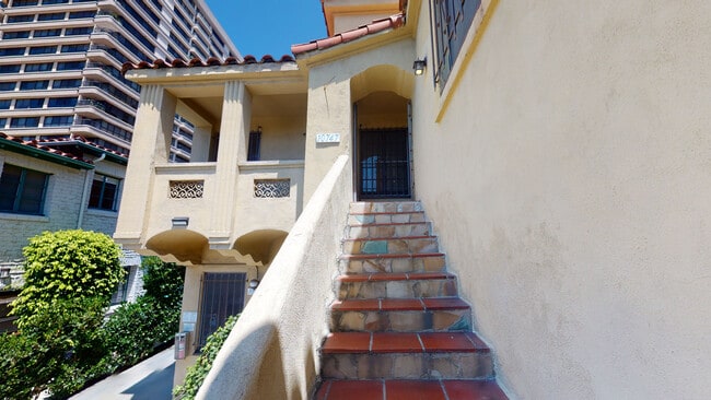 Building Photo - 10747 Ashton Ave