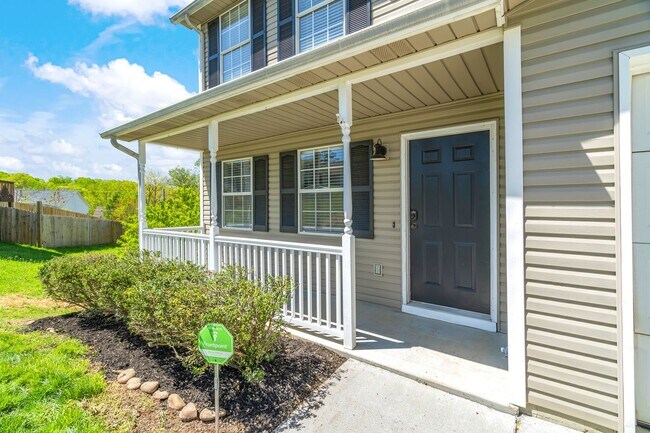 Building Photo - 8295 Oak Terrace Ln