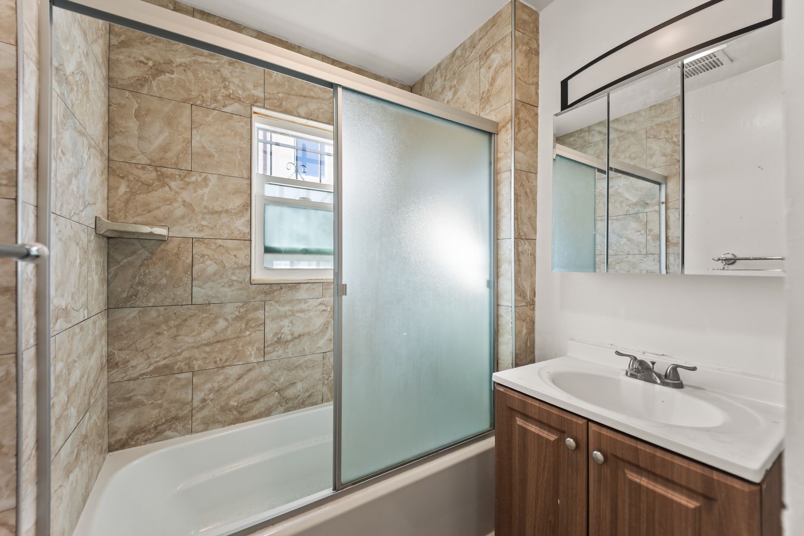 Building Photo - 956 E Imperial Hwy