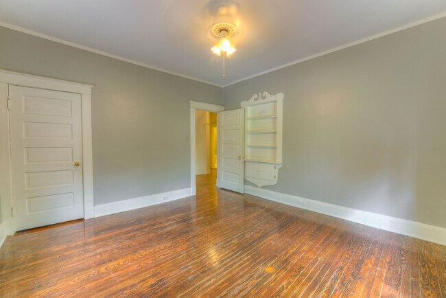 Building Photo - JULY MOVE IN SPECIAL - 1/2 OFF FIRST MONTH...