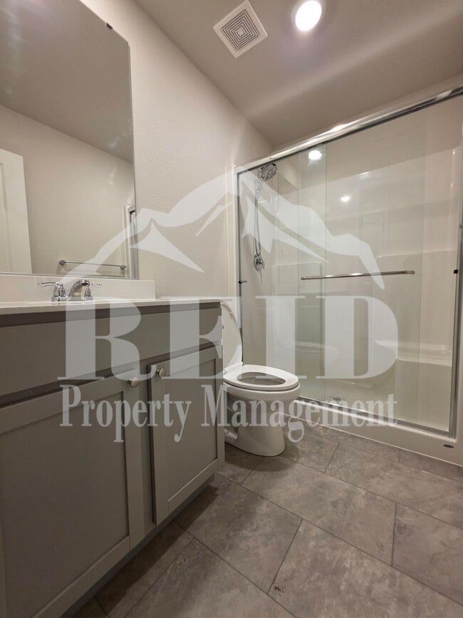 Building Photo - New 5-Bedroom home in the heart of Belfair