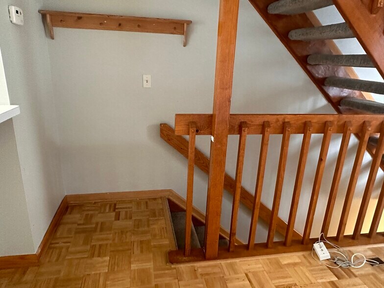 Building Photo - 5125 Singleton Dr