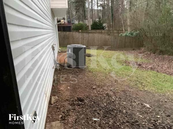 Building Photo - 6140 Littleton Dr