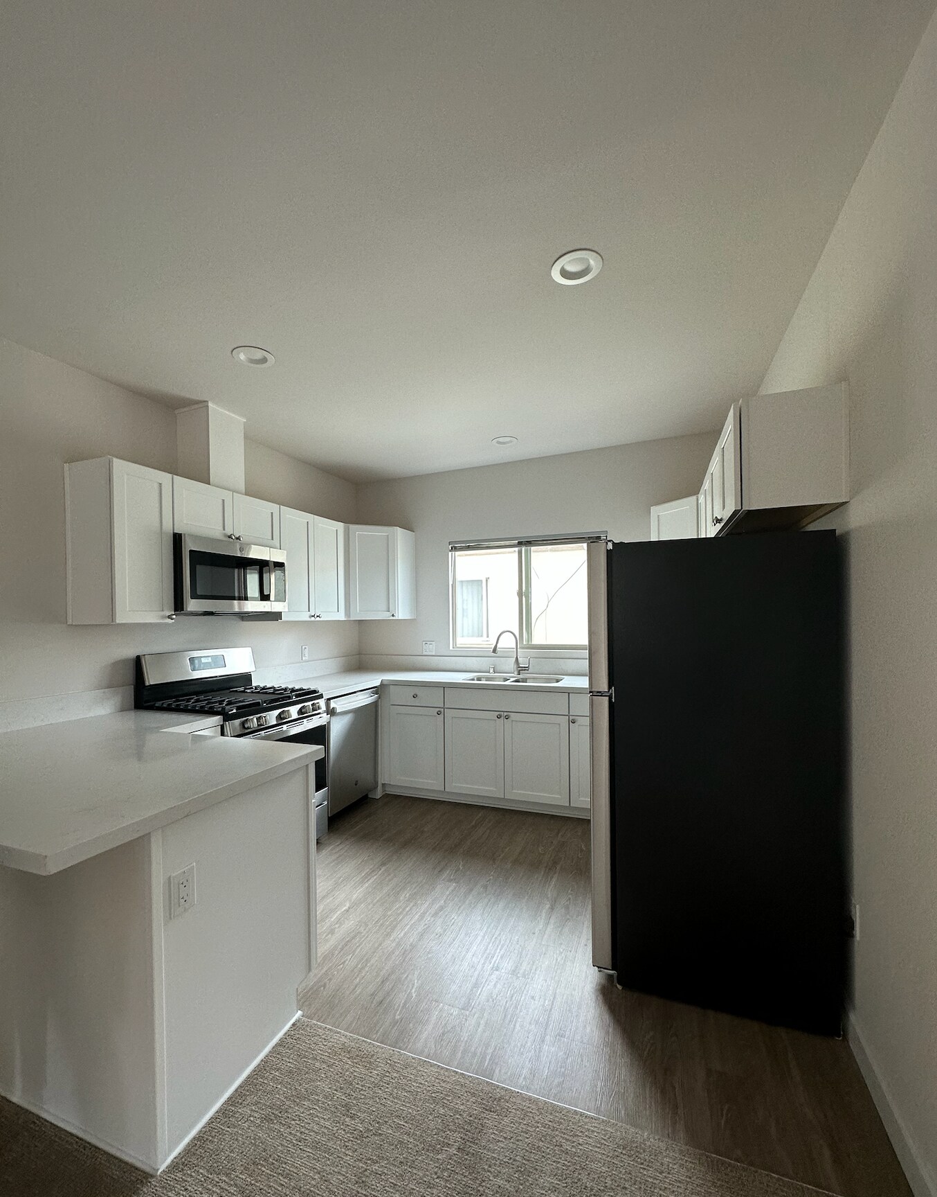 Building Photo - 1026 A Ave