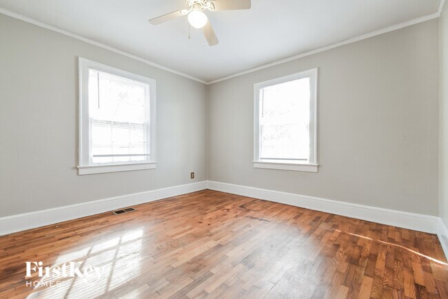 Building Photo - 1370 Westboro Dr SW