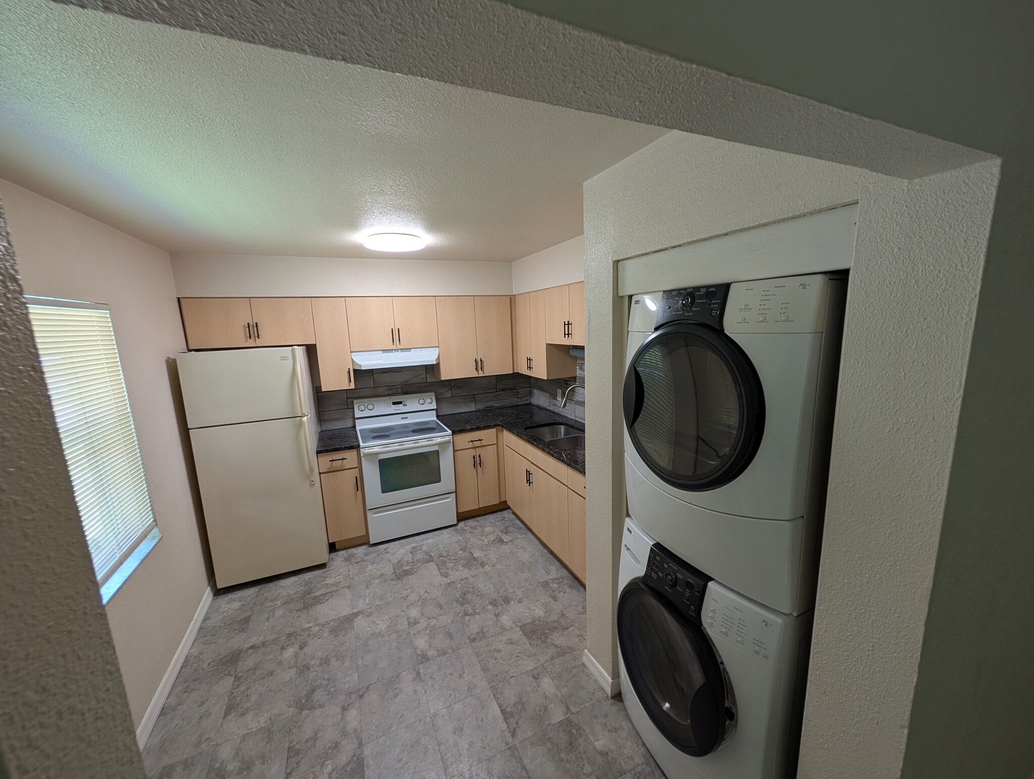 Building Photo - 4512 E 10th Ave