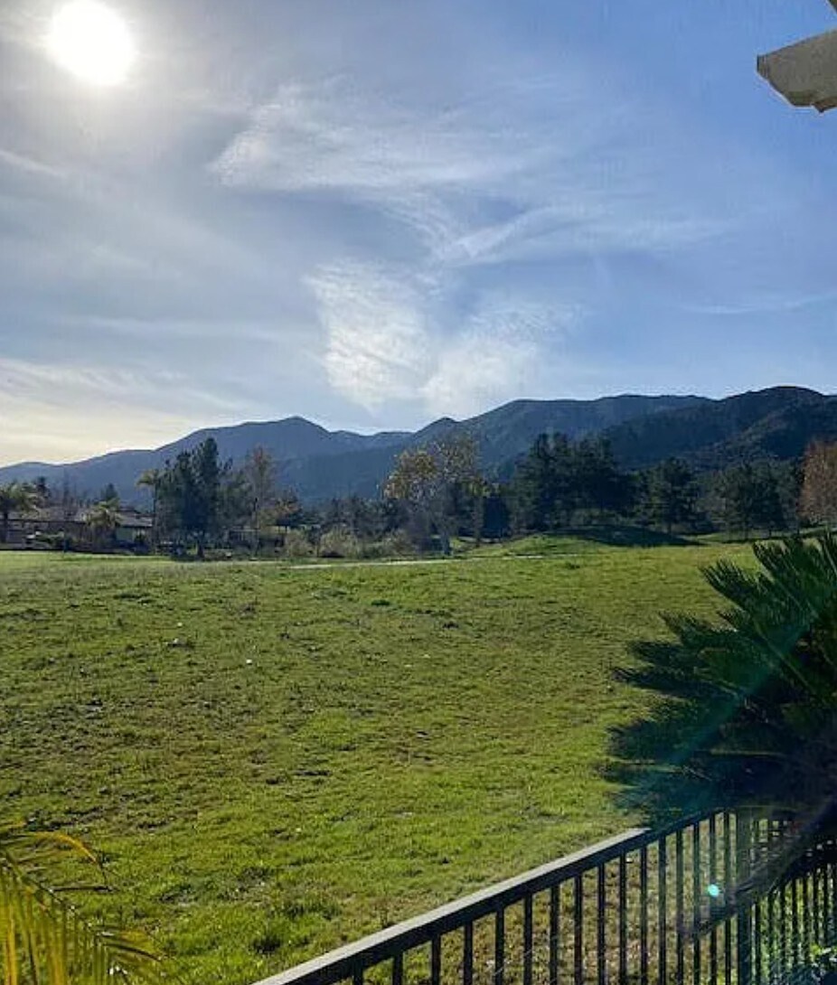 back view - 24212 Nobe St