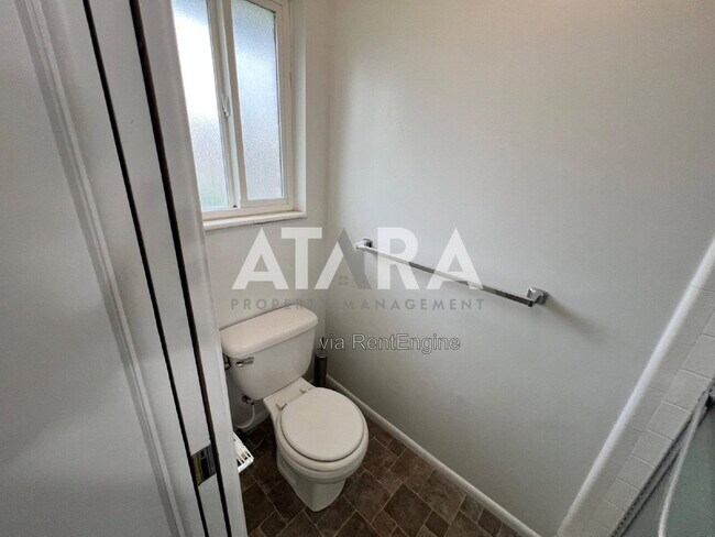 Building Photo - 1374 Marinwood Ave