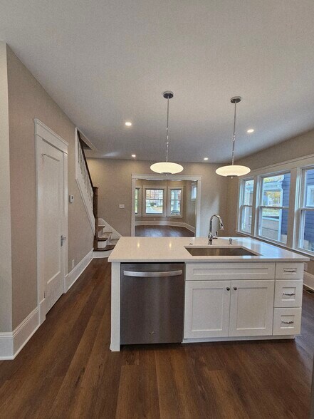 Building Photo - 9715 Clifton Blvd