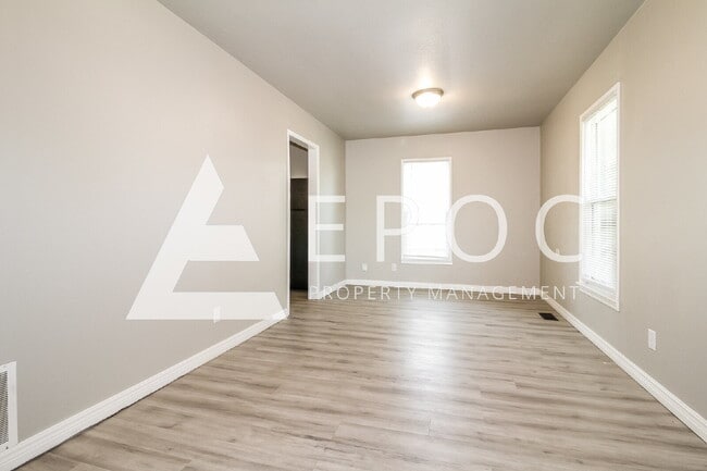 Building Photo - 704 Tiffin Ave