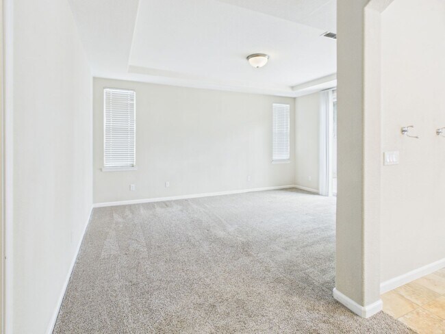 Building Photo - Single Family House