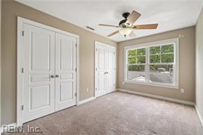 Building Photo - 4 Bed 2.5 Bath Home for Rent!
