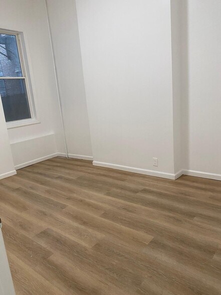 Building Photo - 244 E Hanover St