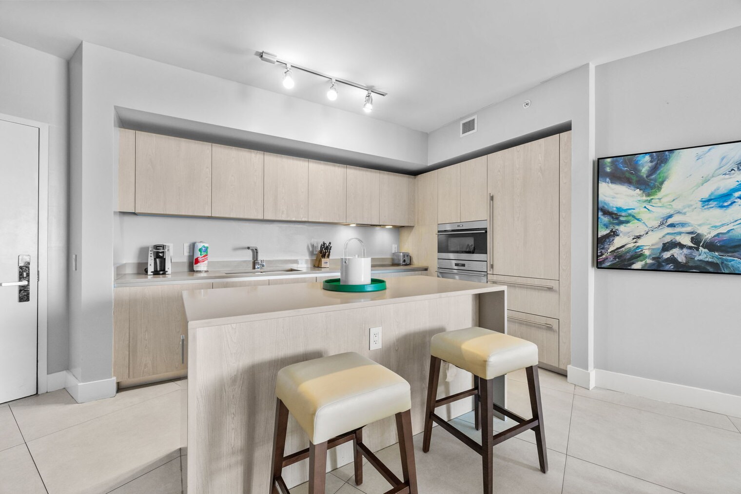 Building Photo - 4111 S Ocean Dr